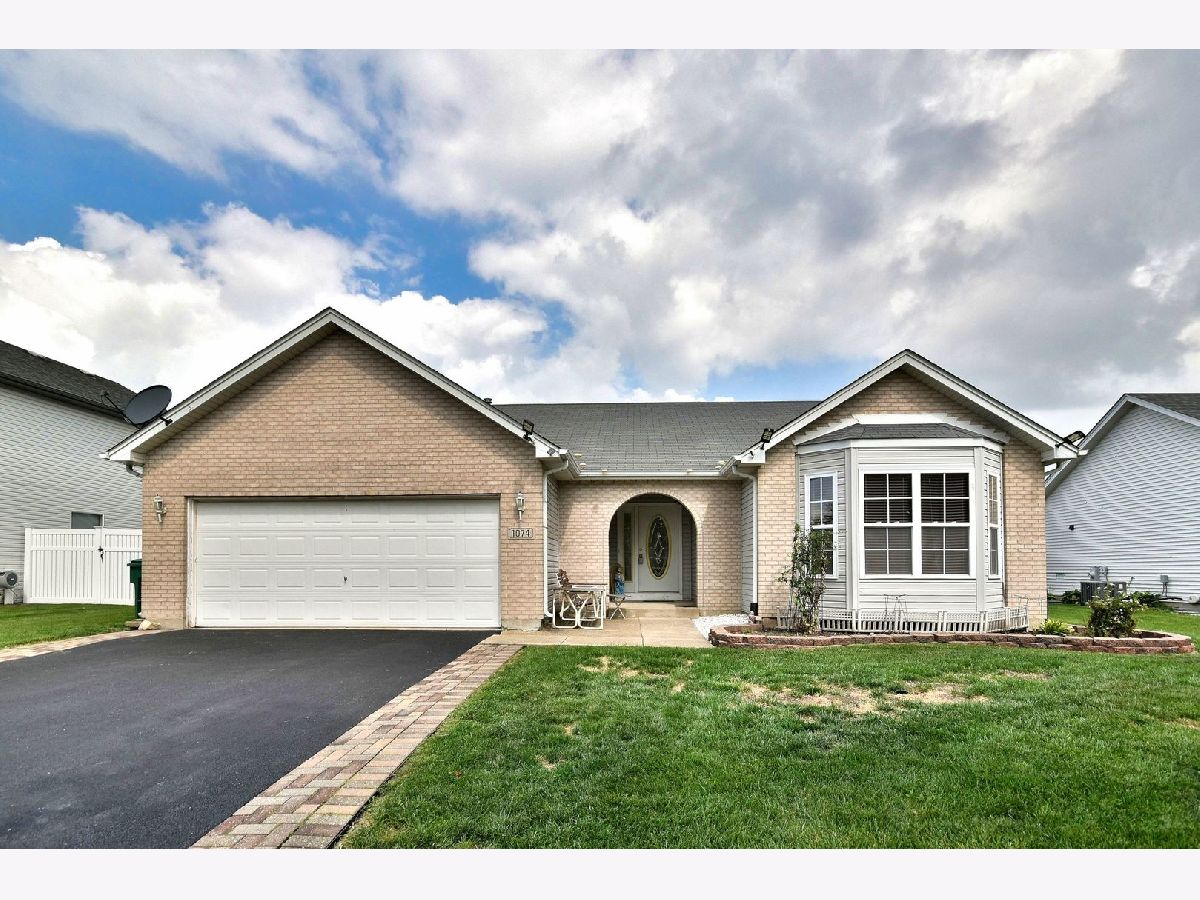 Homes & Townhomes Sold Malibu Bay Romeoville Illinois, 1074 Princeton