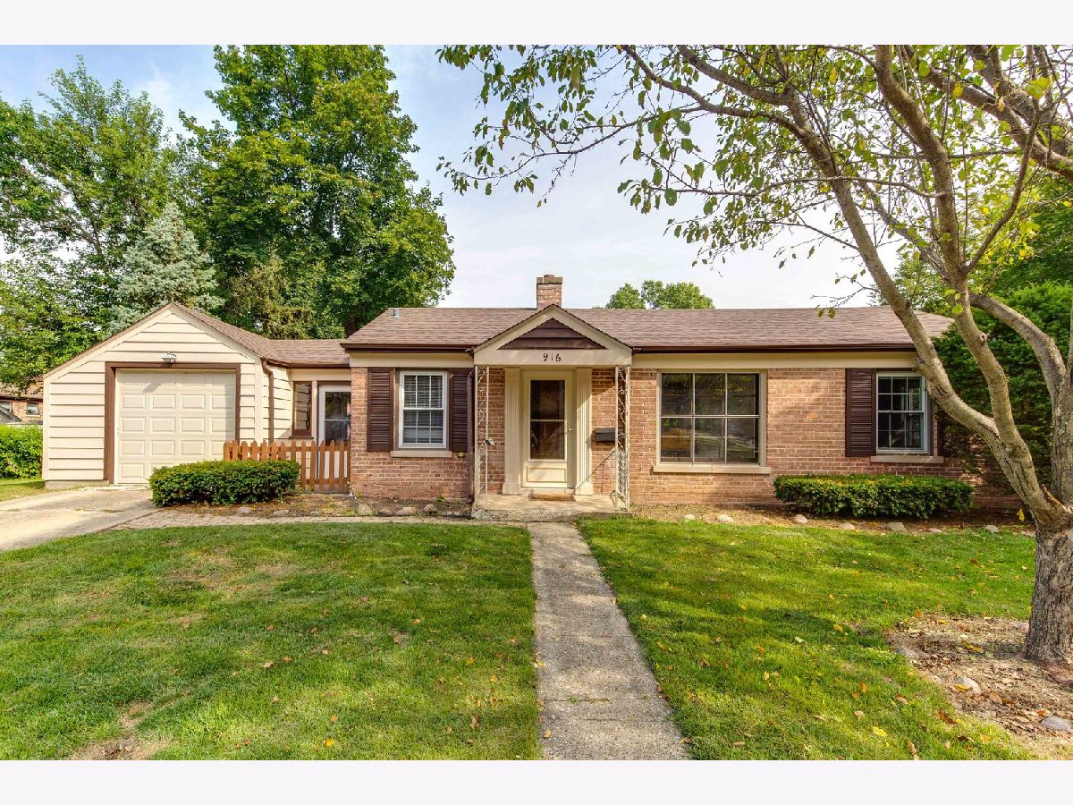 Homes & Condominiums Sold Eastwood Arlington Heights Illinois, 916 Saint James