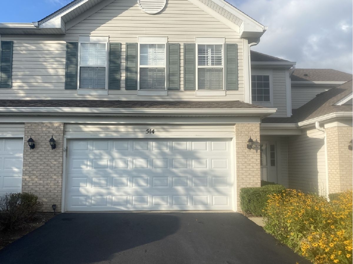 Townhomes & Condos Sold Windham Cove Crystal Lake Illinois, 514 Windham Cove