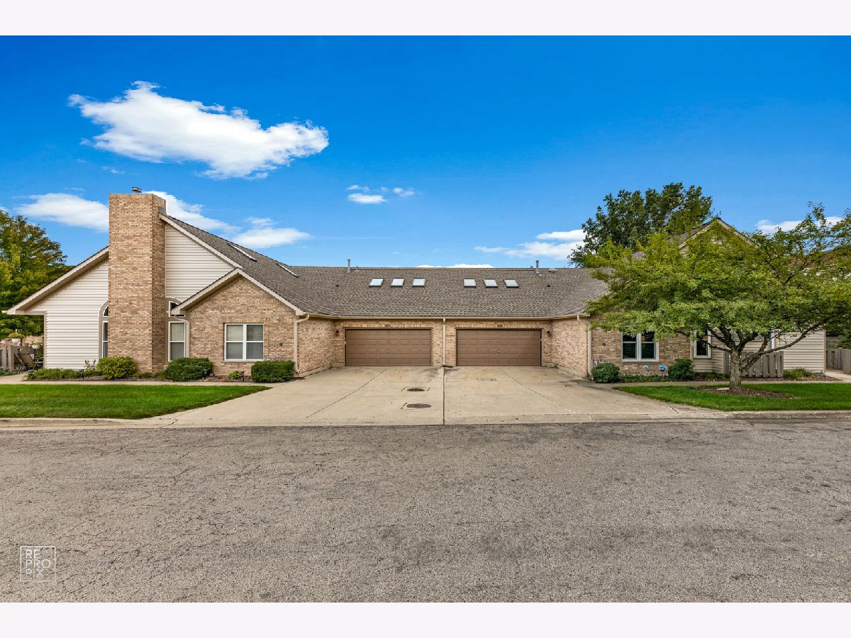 Townhomes Sold The Crossing Bloomingdale Illinois, 168 Canterbury