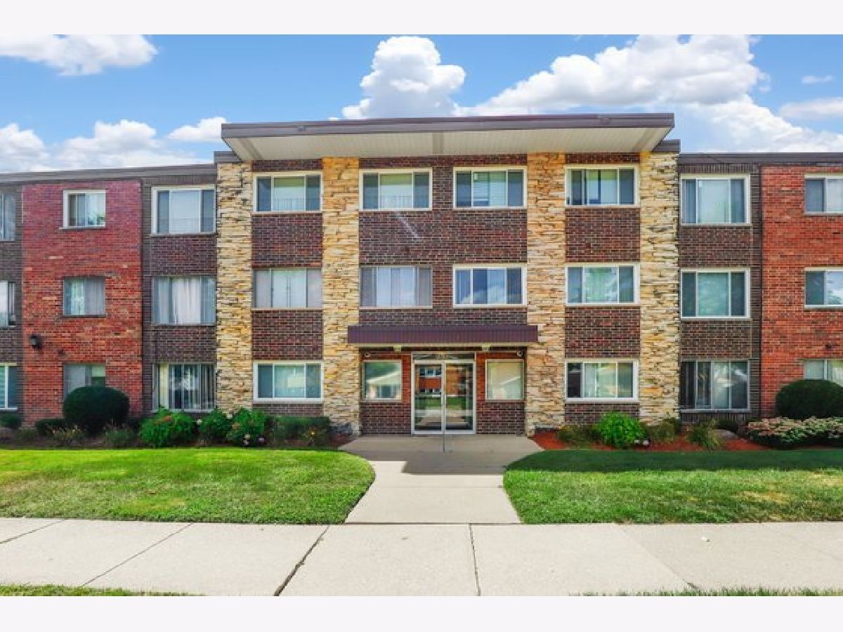 Condominiums Sold Westedge Oak Lawn Illinois, 10210 Washington