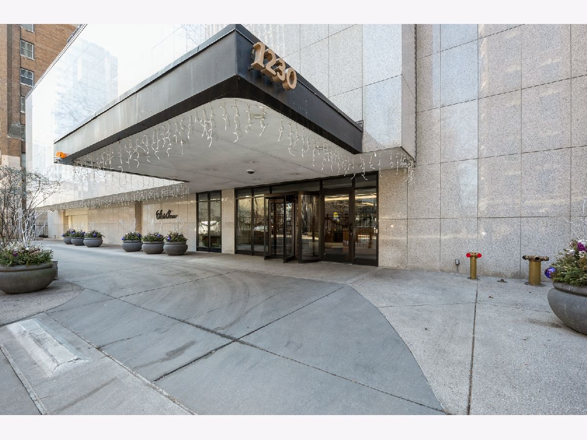 Condominiums Sold State Tower Chicago Illinois, 1230 State