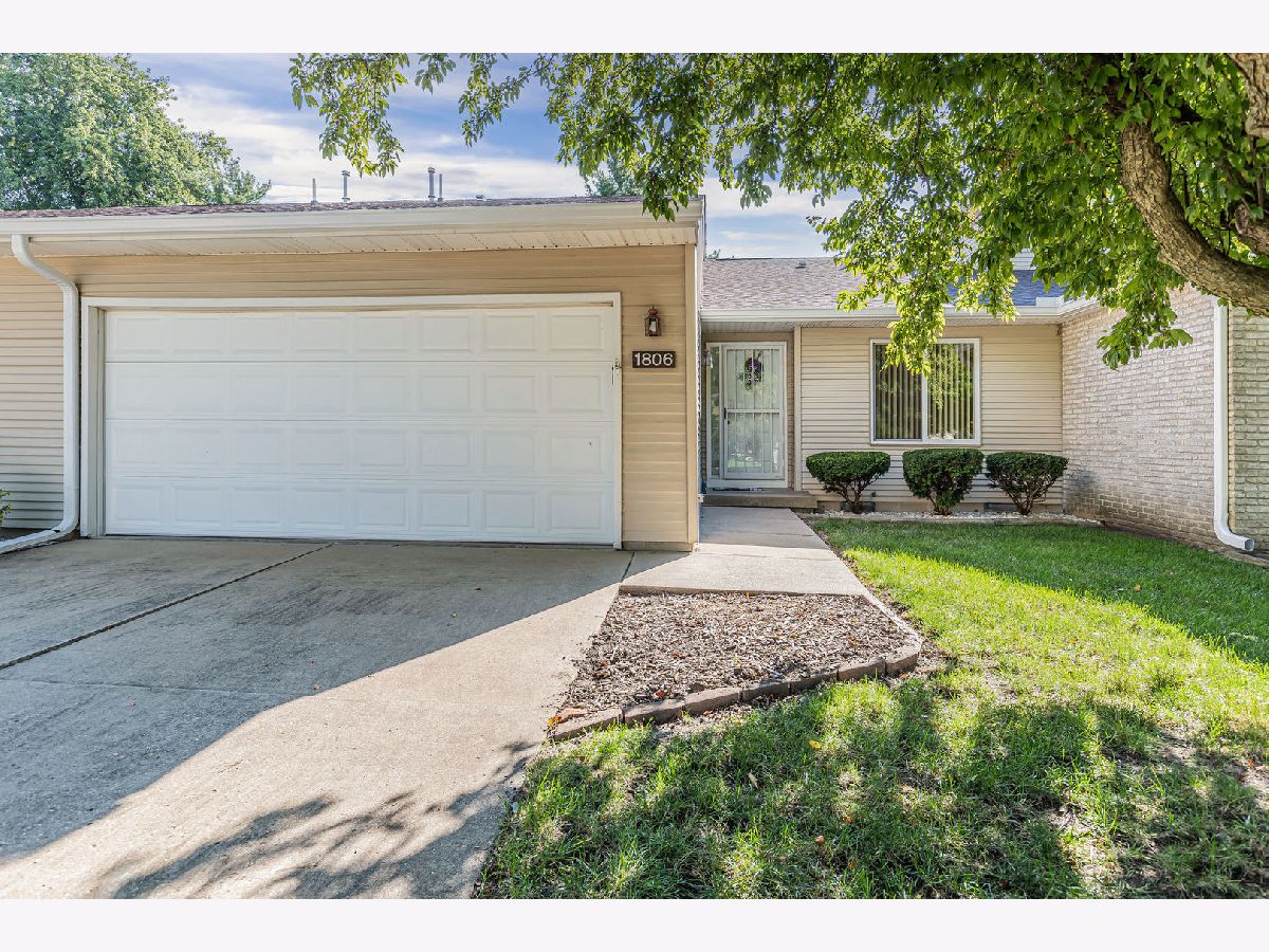 Condominiums Sold Tahoe Champaign Illinois, 1806 Tahoe