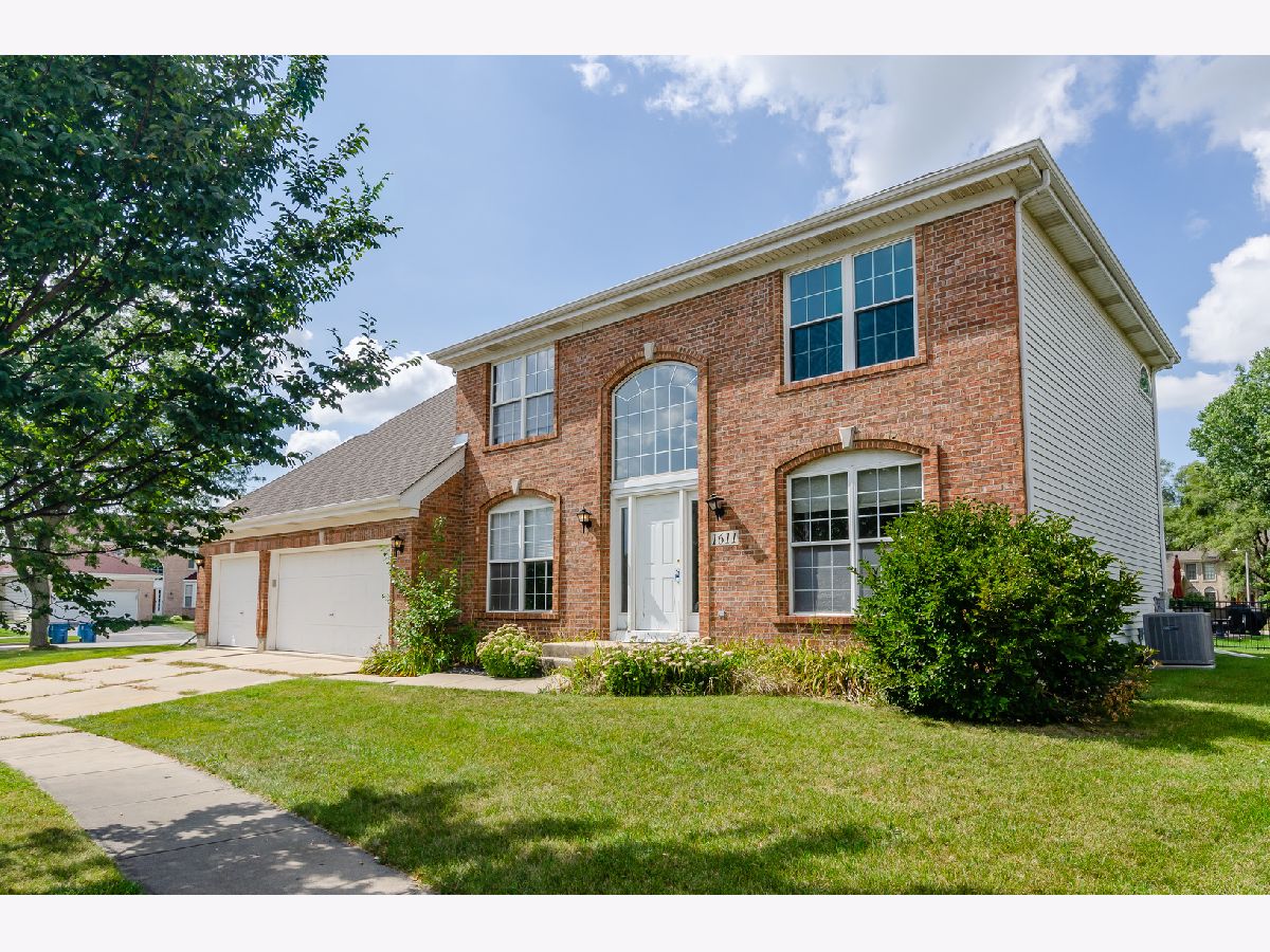 Homes Sold Kensington Lakes Aurora Illinois, 1611 Hampton