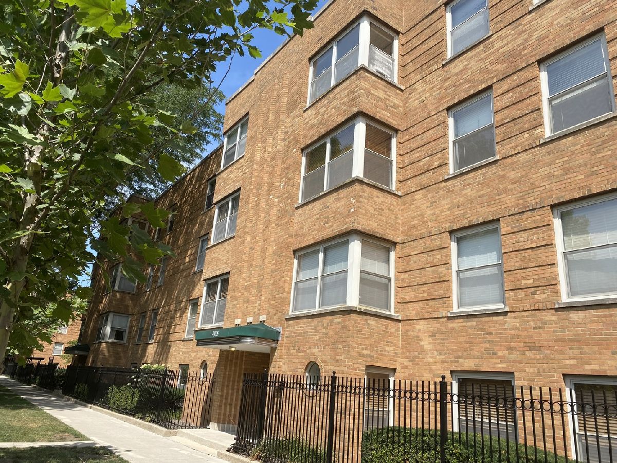 Condominiums Rented Wolcott Village Chicago Illinois, 4915 Wolcott