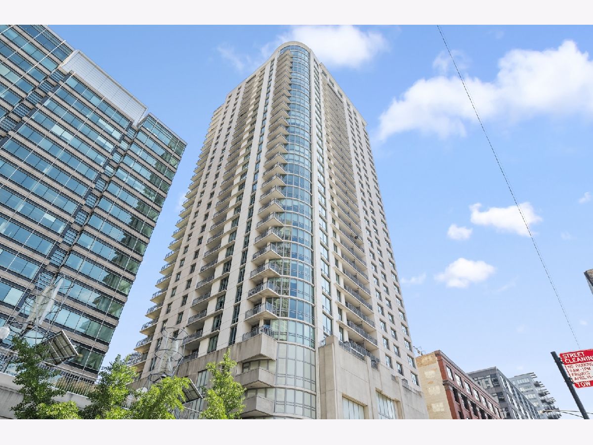 Condominiums Rented Park Alexandria Chicago Illinois, 125 Jefferson