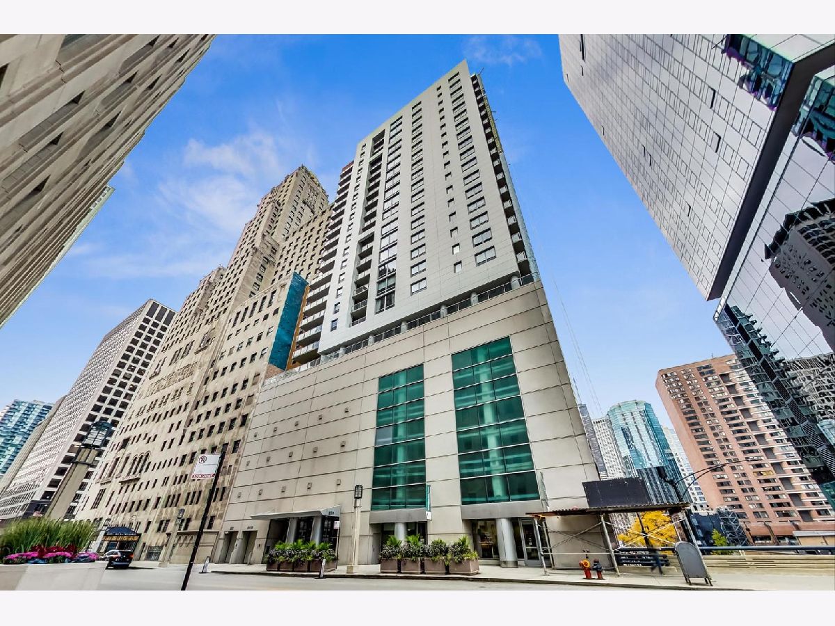 Condominiums Sold Avenue East Chicago Illinois, 160 Illinois