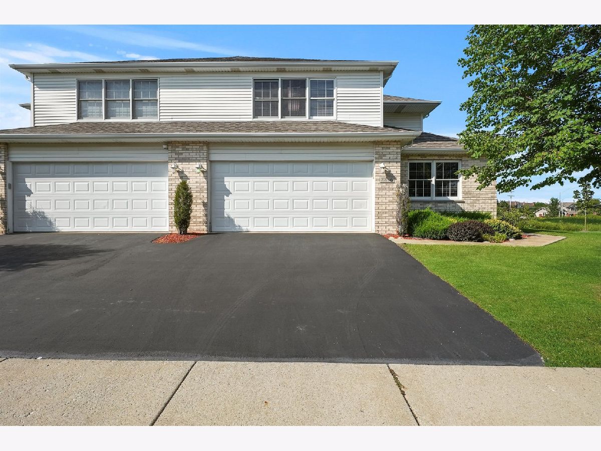 Townhomes & Homes Sold Tara Hills Mokena Illinois, 8816 Clifton