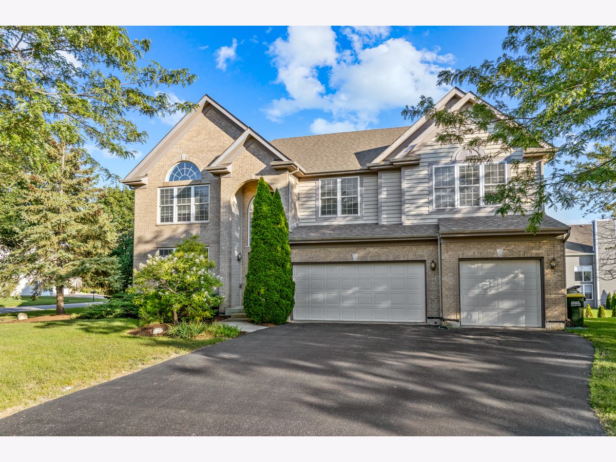 Homes Sold Boulder Ridge Greens Lake In The Hills Illinois, 4 Shoal Creek