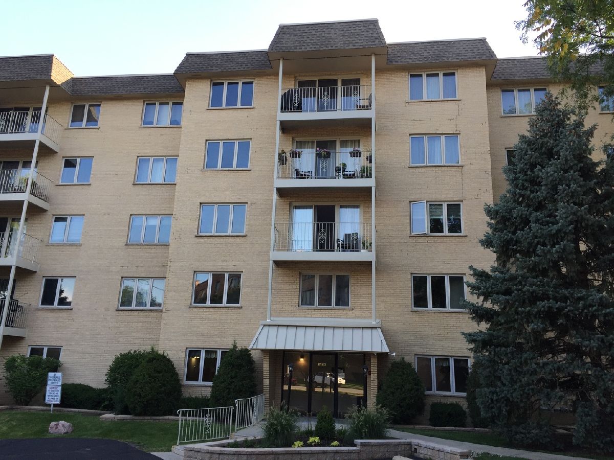 Condominiums Sold Pearson House Des Plaines Illinois, 1436 Thacker
