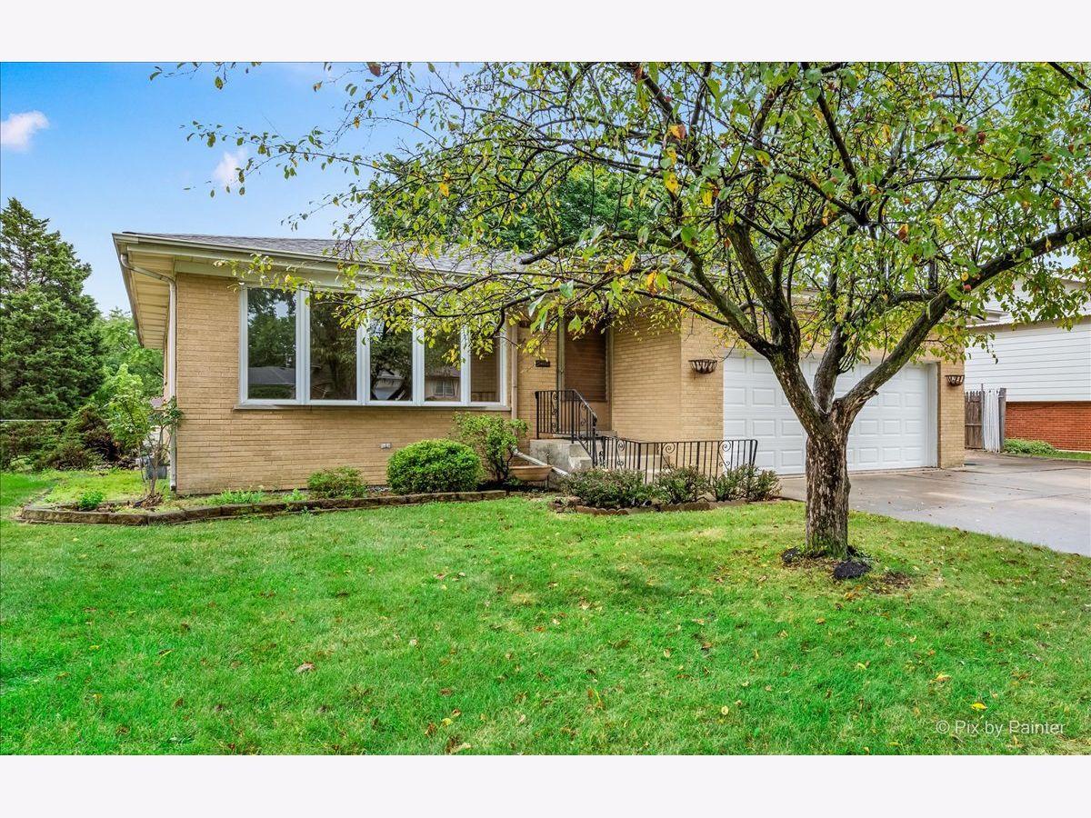 Homes Sold Pioneer Park Addison Illinois, 1343 Mulloy