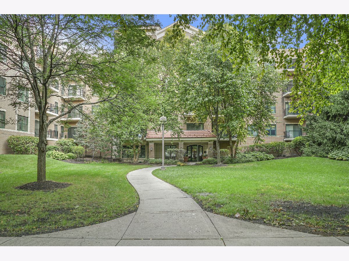 Condominiums Rented Arbor Court Oak Lawn Illinois, 5100 96th