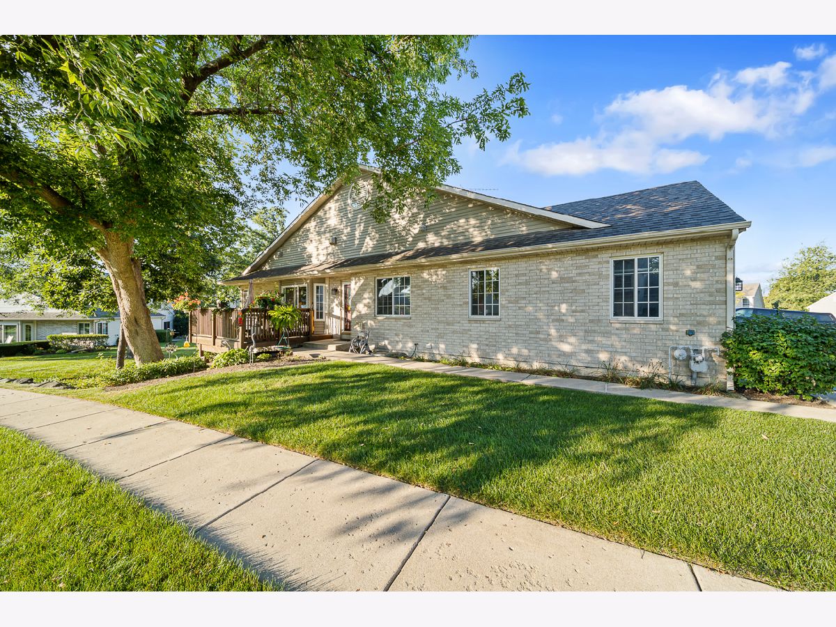 Townhomes & Condos Sold Timber Trails Mchenry Illinois, 3303 Cottonwood