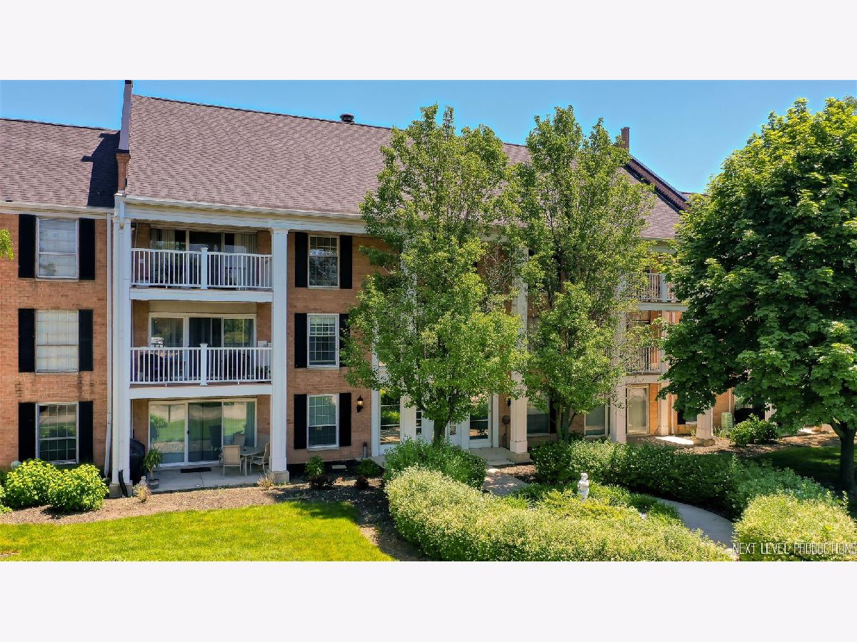 Condominiums Sold Three Fountains On The Lake Rolling Meadows Illinois, 5601 Carriageway