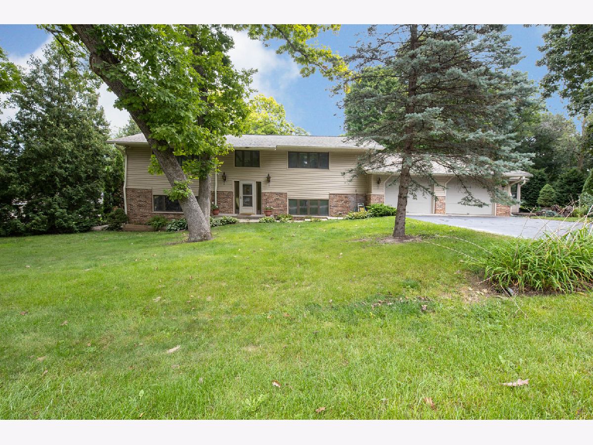  Sold Lake Summerset Illinois, 1983 Baintree