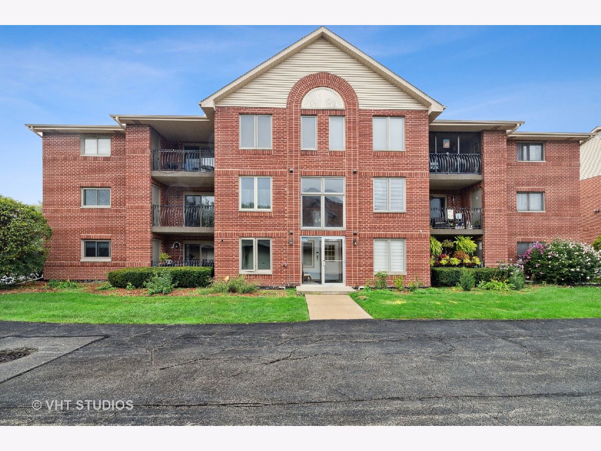 Condos & Townhomes Sold Heritage Cove Palos Hills Illinois, 11112 Cove