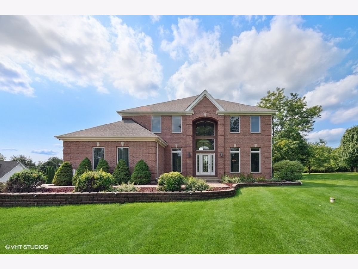 Homes Sold Haldun Grove Woodstock Illinois, 2301 Timberline