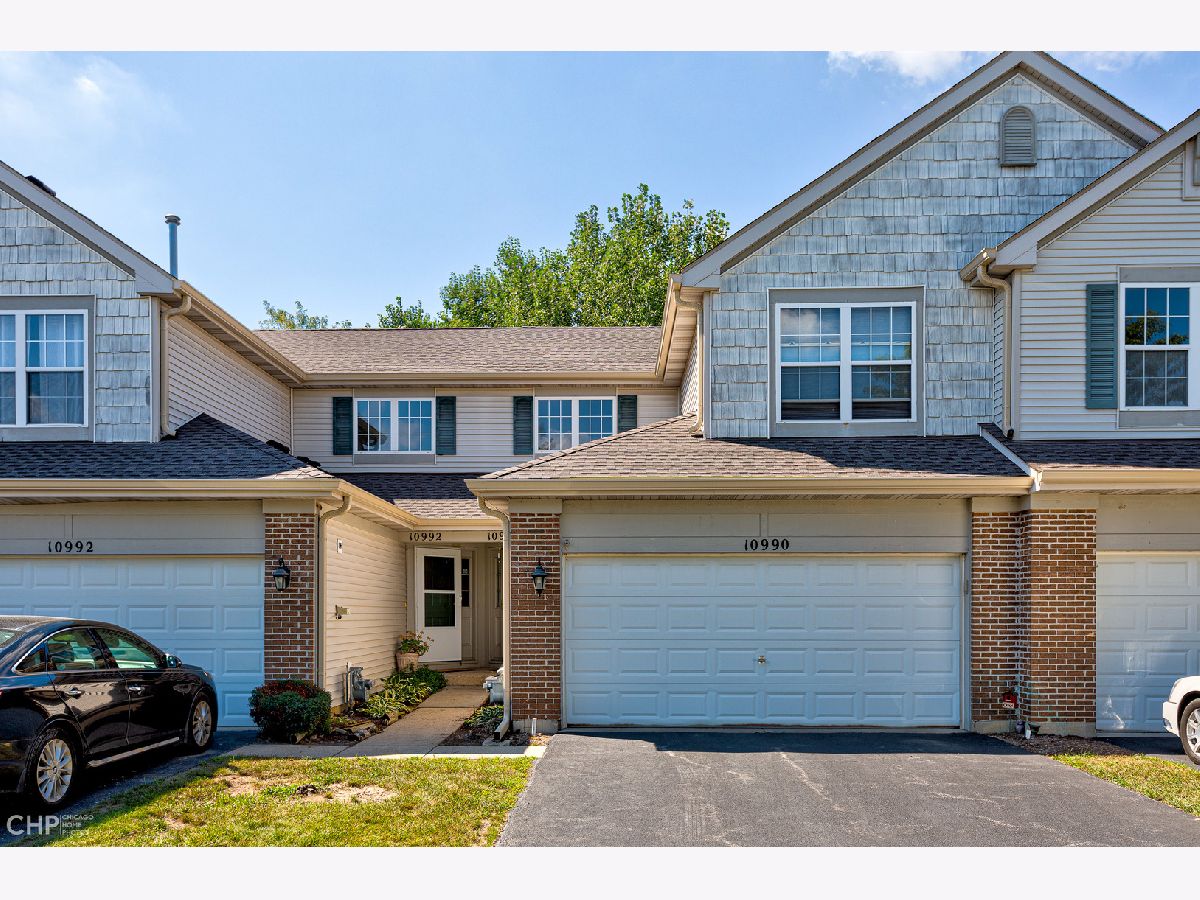 Townhomes Sold The Townes Of Wing Pointe Huntley Illinois, 10990 Cape Cod