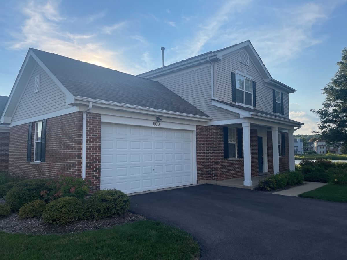 Homes & Townhomes & Condos Rented Legend Lakes Mchenry Illinois, 600 Legend