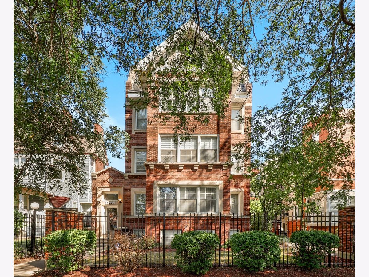 Condominiums Sold Ellington Court Chicago Illinois, 4631 Ellis