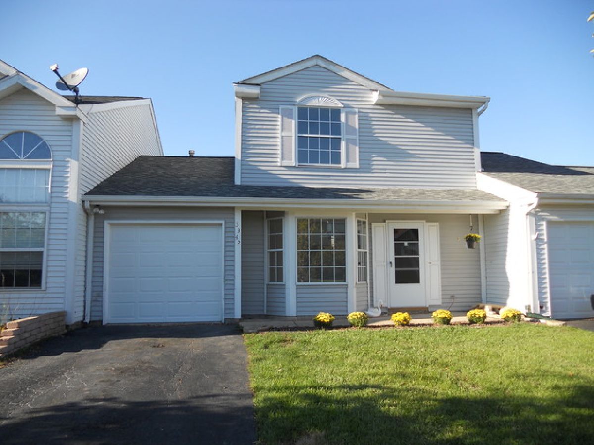 Townhomes & Homes Rented Southport Village Island Lake Illinois, 3342 Southport