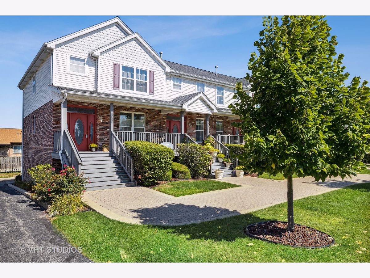 Townhomes Sold Lancaster Square Lombard Illinois, 1060 Kufrin