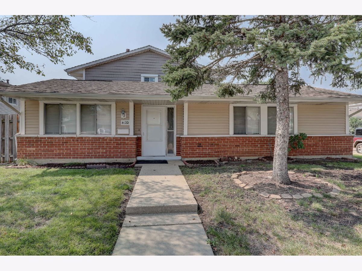 Townhomes & Condos Sold Fremont Junction Hanover Park Illinois, 6100 Kit Carson