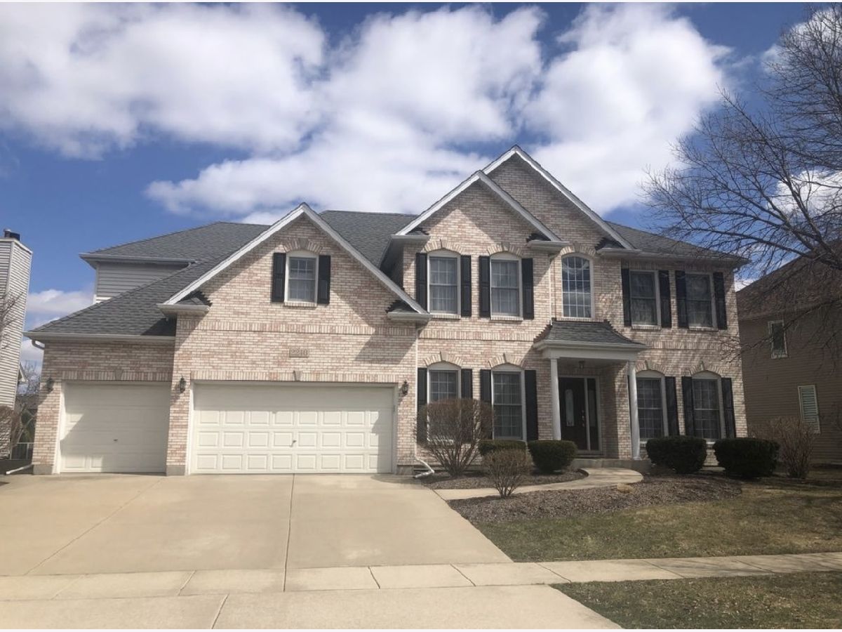 Homes & Townhomes & Condos Rented Thornwood South Elgin Illinois, 2240 Sutton