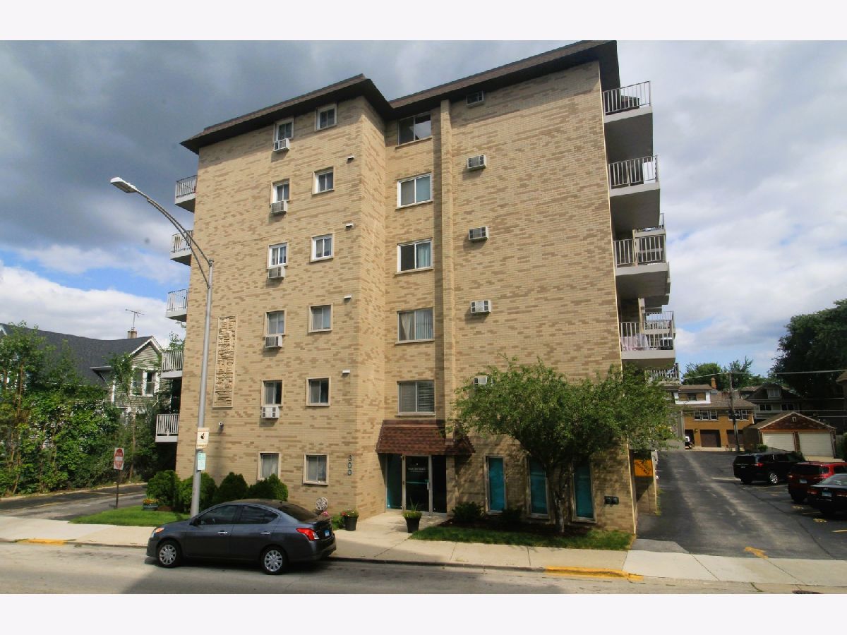 Condominiums Sold Harvard House Forest Park Illinois, 300 Circle