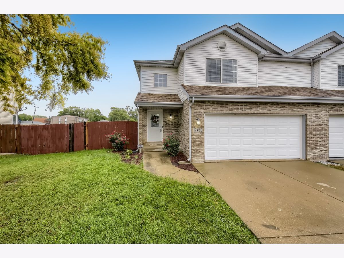 Townhomes Sold Caton Crest Crest Hill Illinois, 2430 Caton Crest