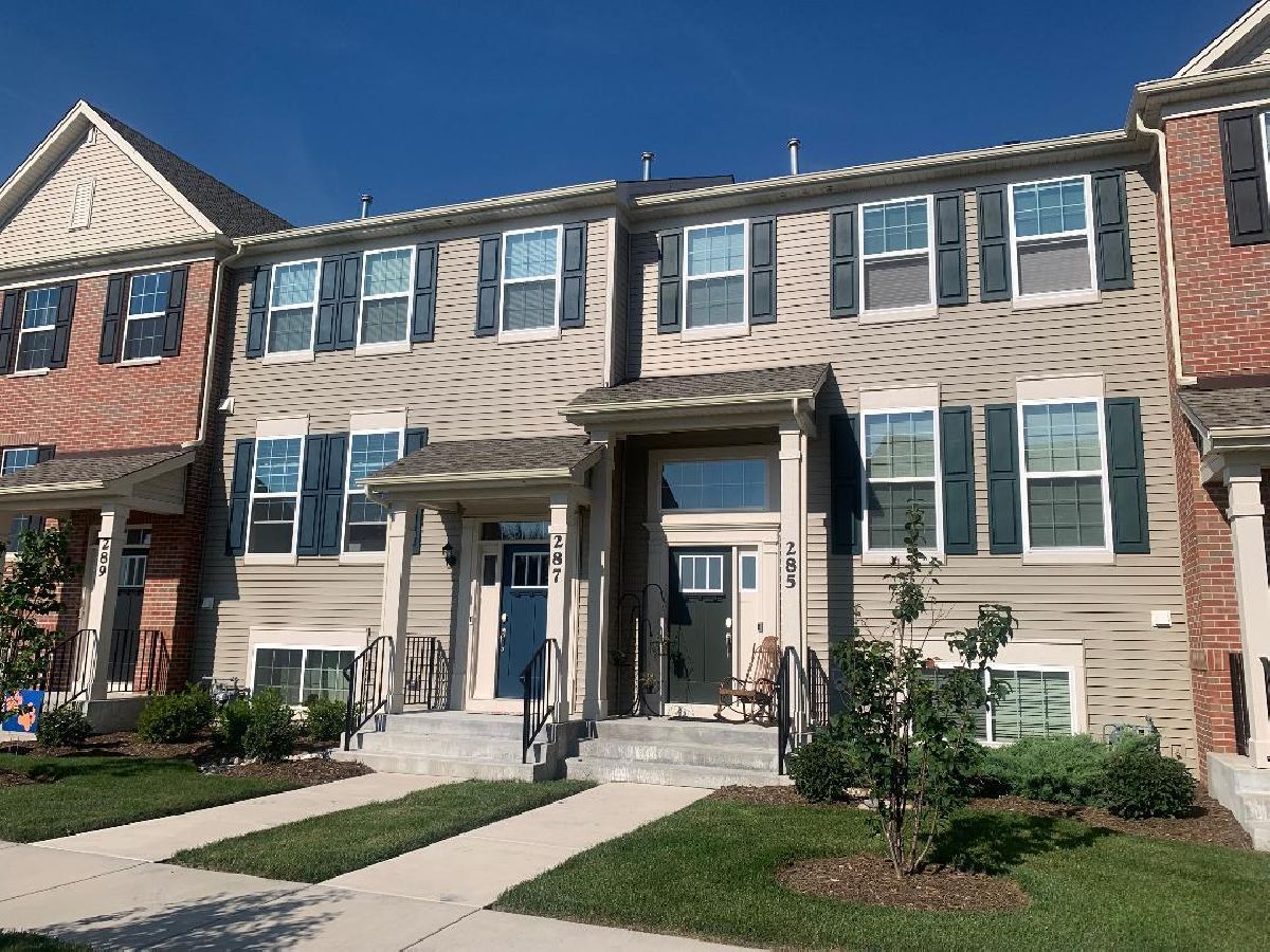 Townhomes & Homes Rented Southbury Oswego Illinois, 285 Lakeshore