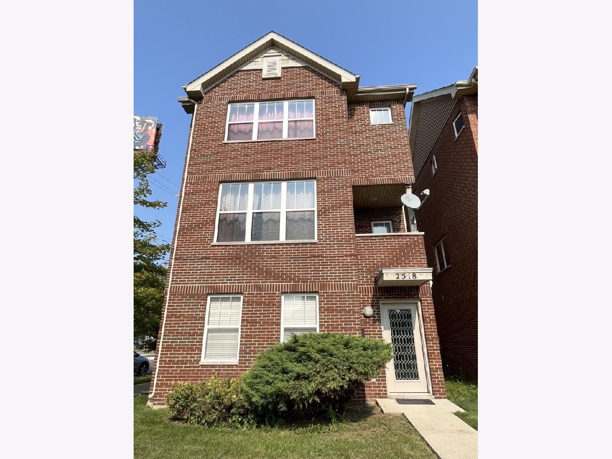 Homes Rented Bridgeport Commons Chicago Illinois, 2518 Senour