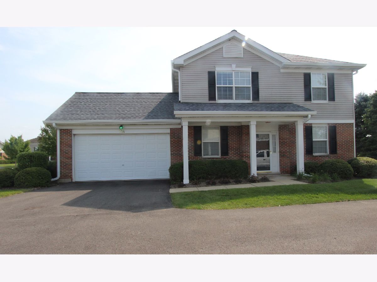 Homes & Townhomes & Condos Rented Legend Lakes Mchenry Illinois, 714 Legend