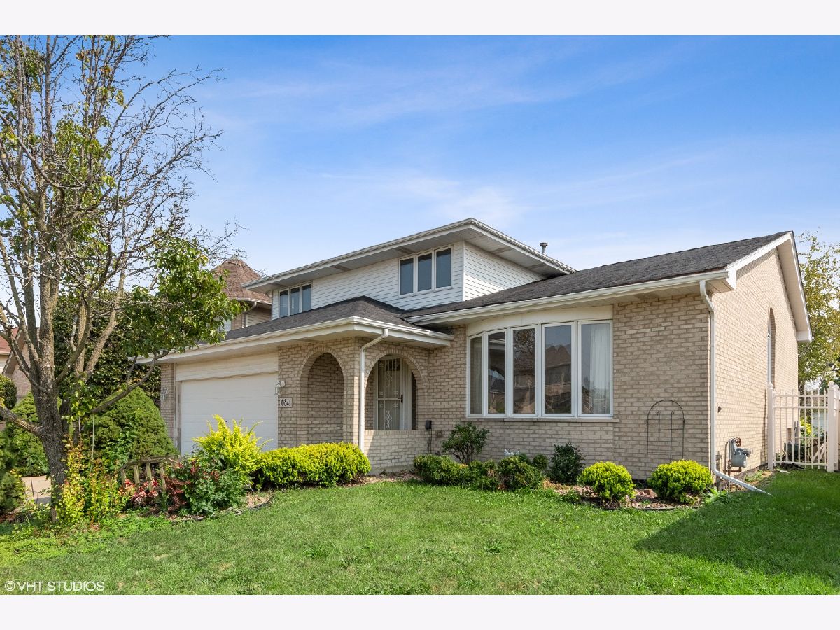 Homes & Condos & Townhomes Sold Eagle Ridge Oak Lawn Illinois, 10841 Lockwood