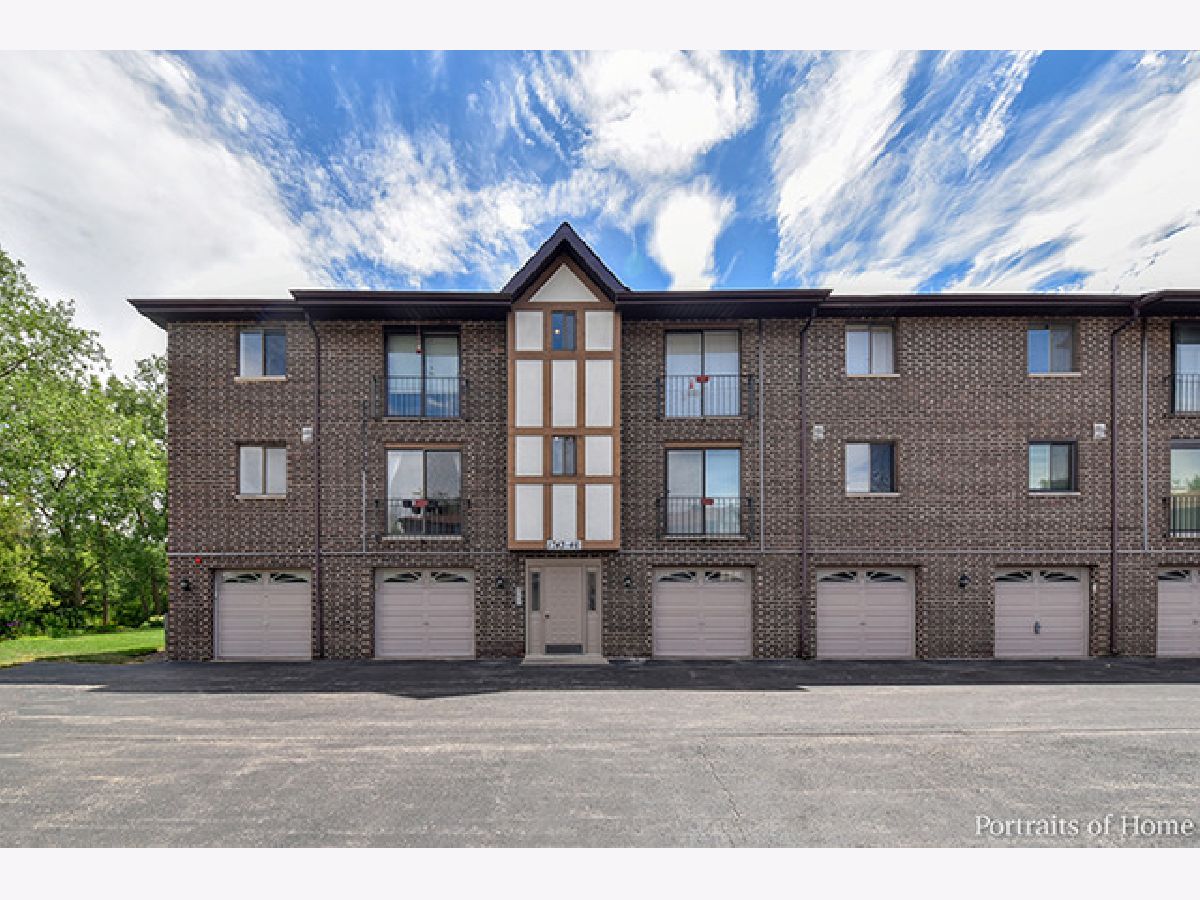 Condominiums Rented Cambridge Cove Naperville Illinois, 1743 Washington