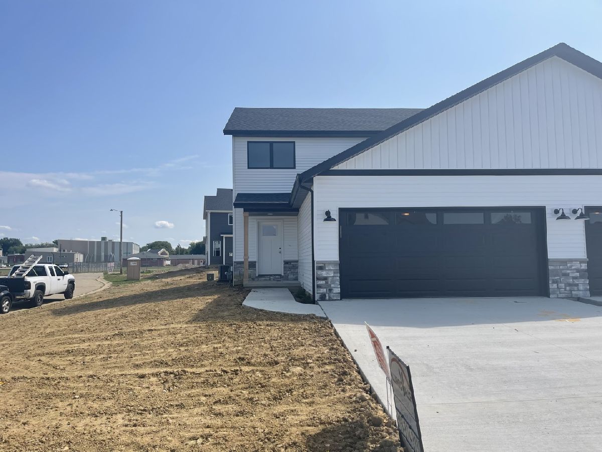 Condos & Townhomes & Homes Sold Prairie Meadows Heyworth Illinois, 427B Jenny