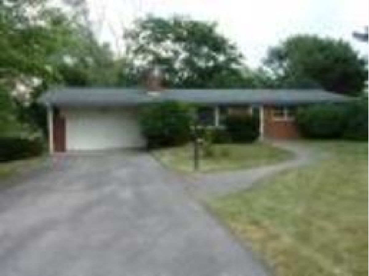 Homes Sold Glenbrook Countryside Northbrook Illinois, 241 Red Oak