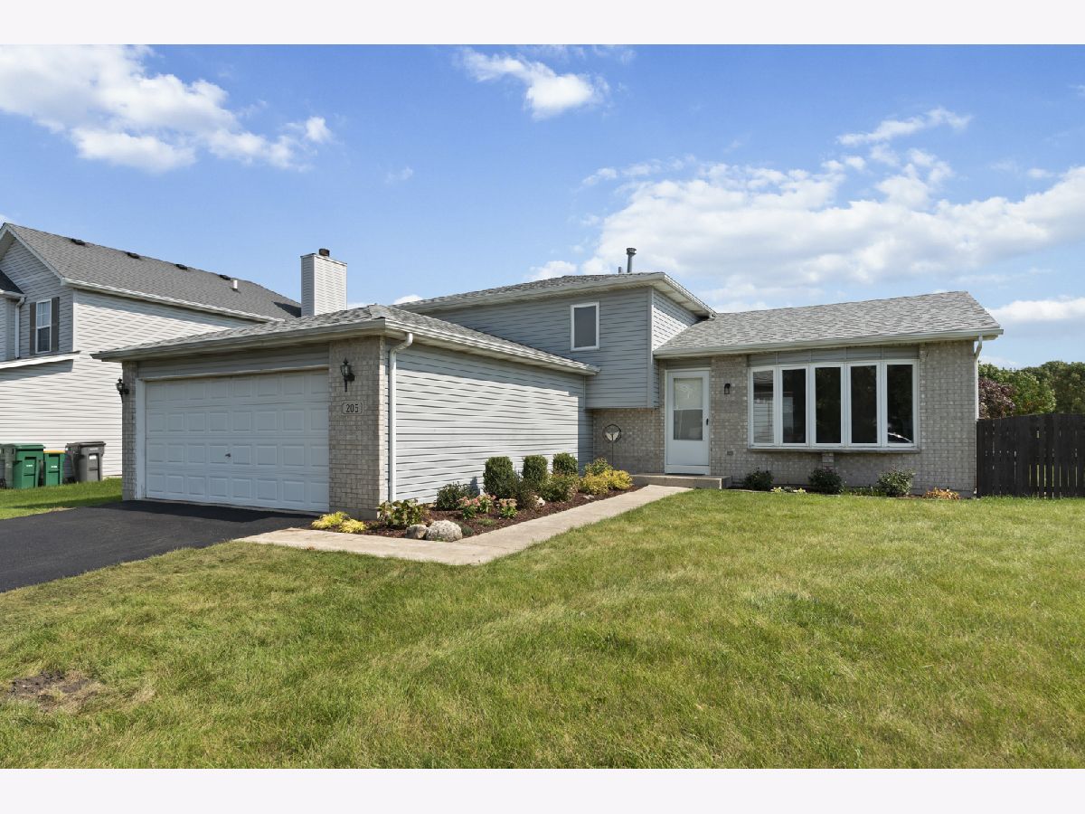 Homes & Townhomes Sold Malibu Bay Romeoville Illinois, 205 Malibu