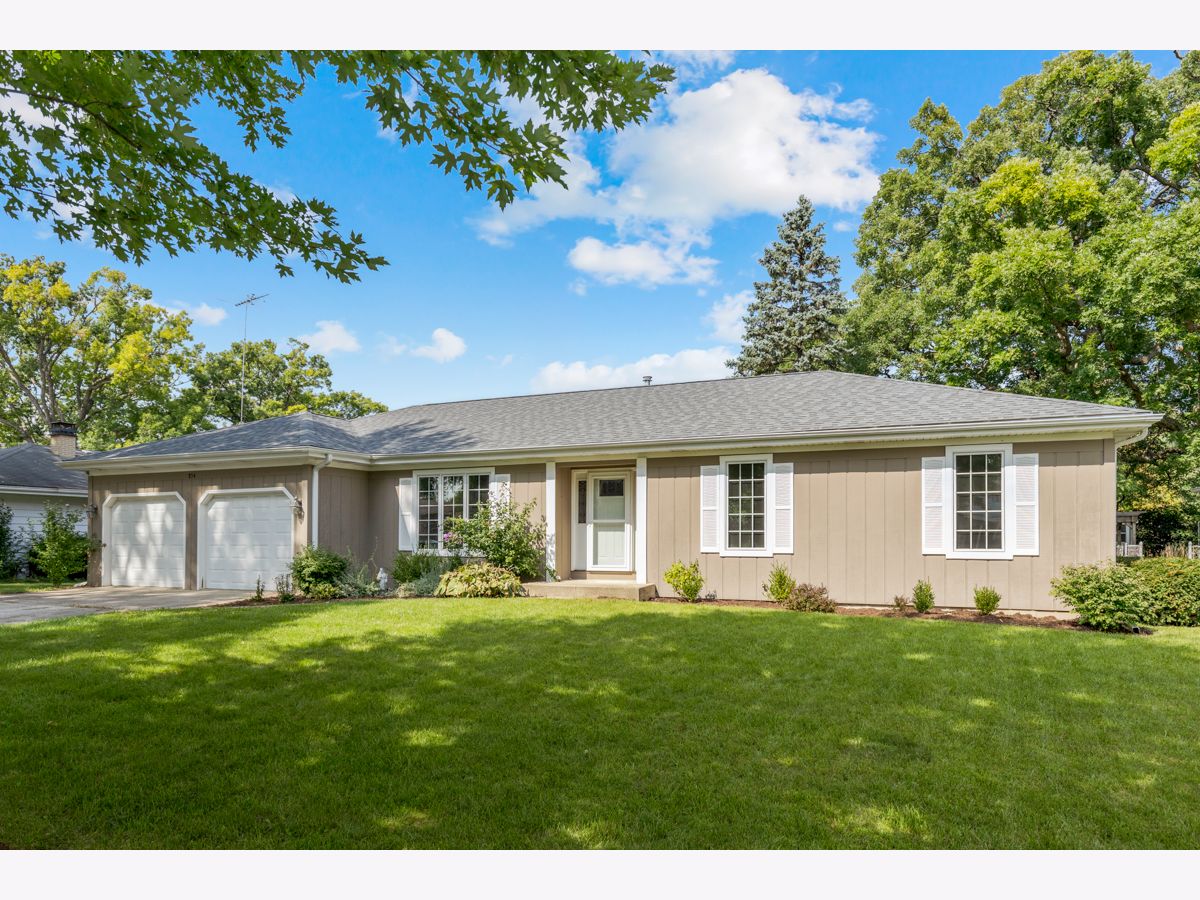 Homes & Condominiums Sold Lords Park Elgin Illinois, 854 Patricia
