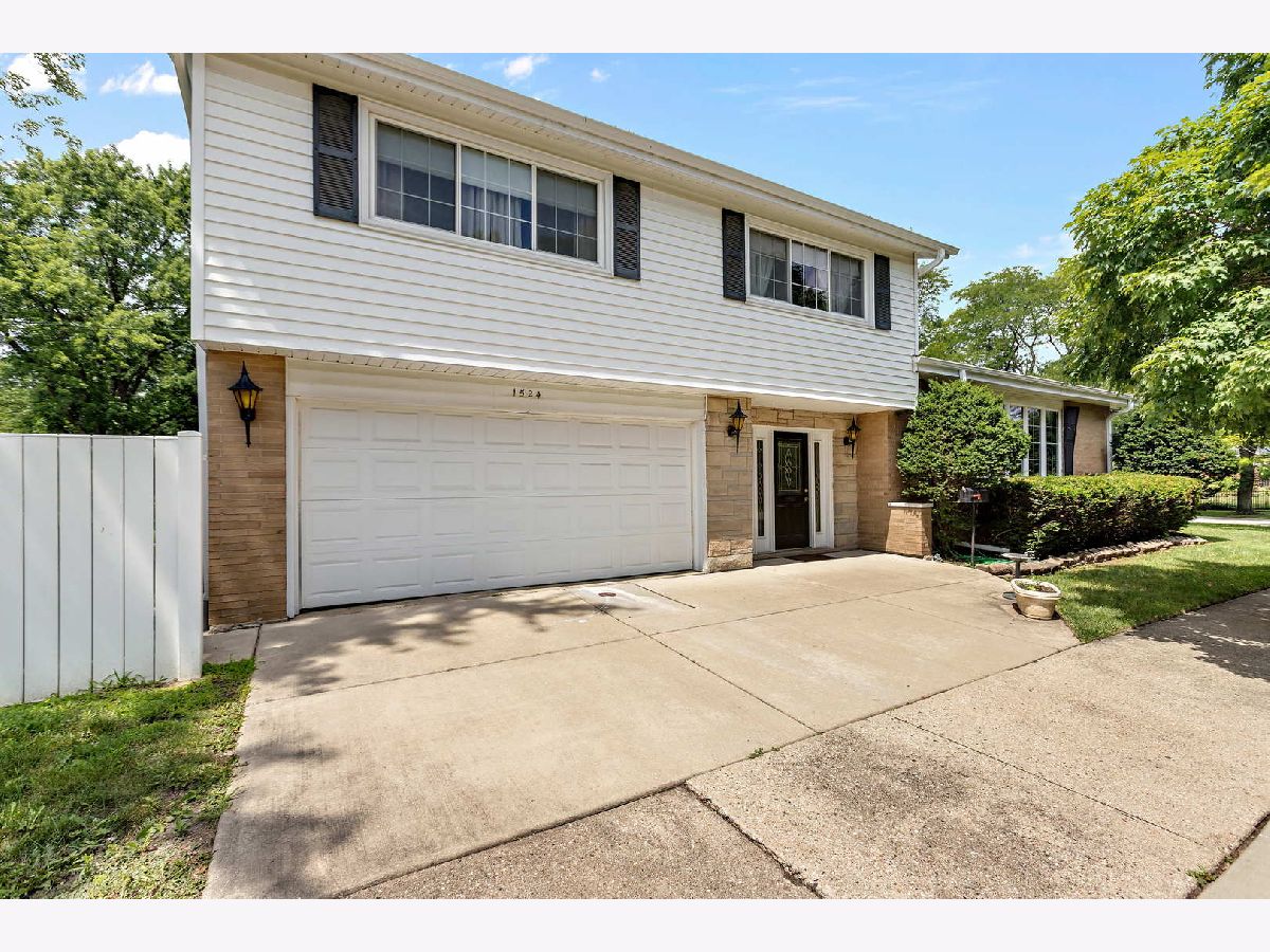 Homes Sold Woodland Grove Glenview Illinois, 1524 Pfingsten