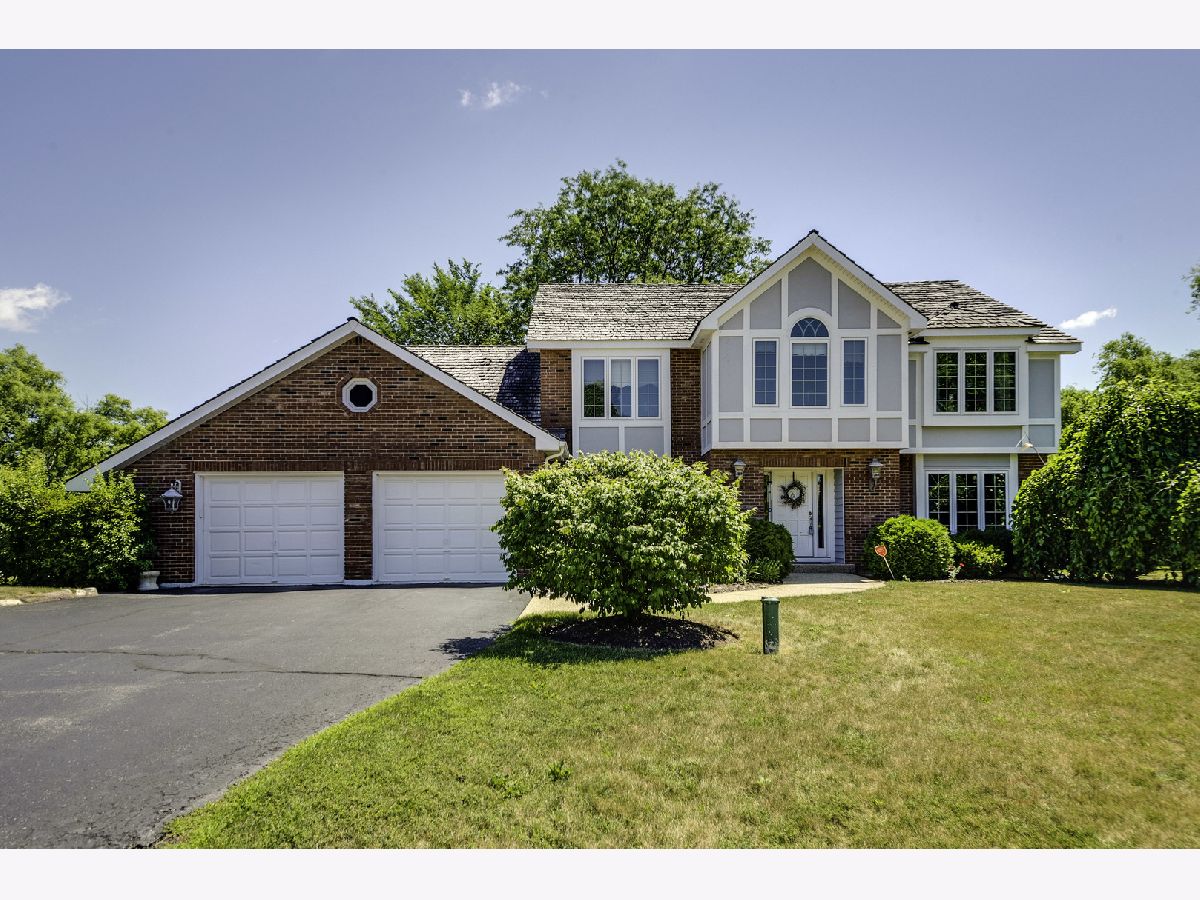 Homes Sold Huntington Lakes Libertyville Illinois, 2415 Steeple Chase