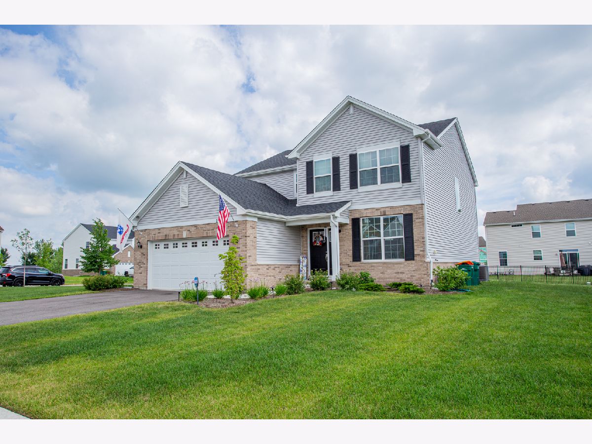 Condos & Townhomes & Homes Rented Stonegate Manhattan Illinois, 14861 Groebe