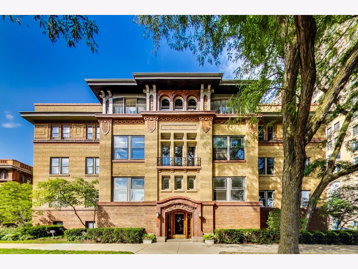Condos & Townhomes Sold The Shakespeare Building Chicago Illinois, 2258 Lincoln Park West