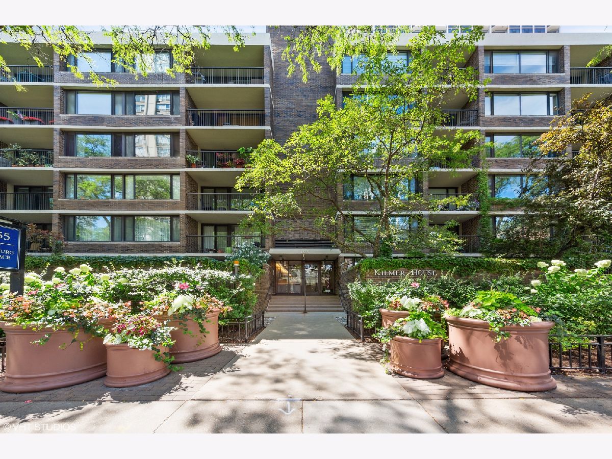 Condominiums Sold Kilmer House Chicago Illinois, 1555 Sandburg