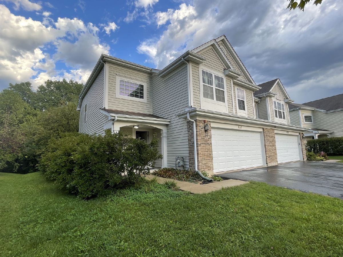 Townhomes & Condos & Homes Rented Holiday Park Fox Lake Illinois, 631 Crystal Springs