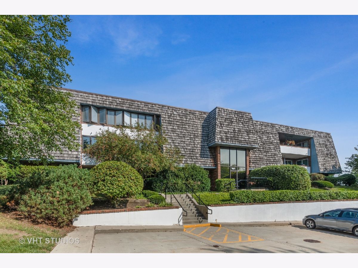 Condos & Townhomes Sold Red Top Villas Libertyville Illinois, 150 Red Top