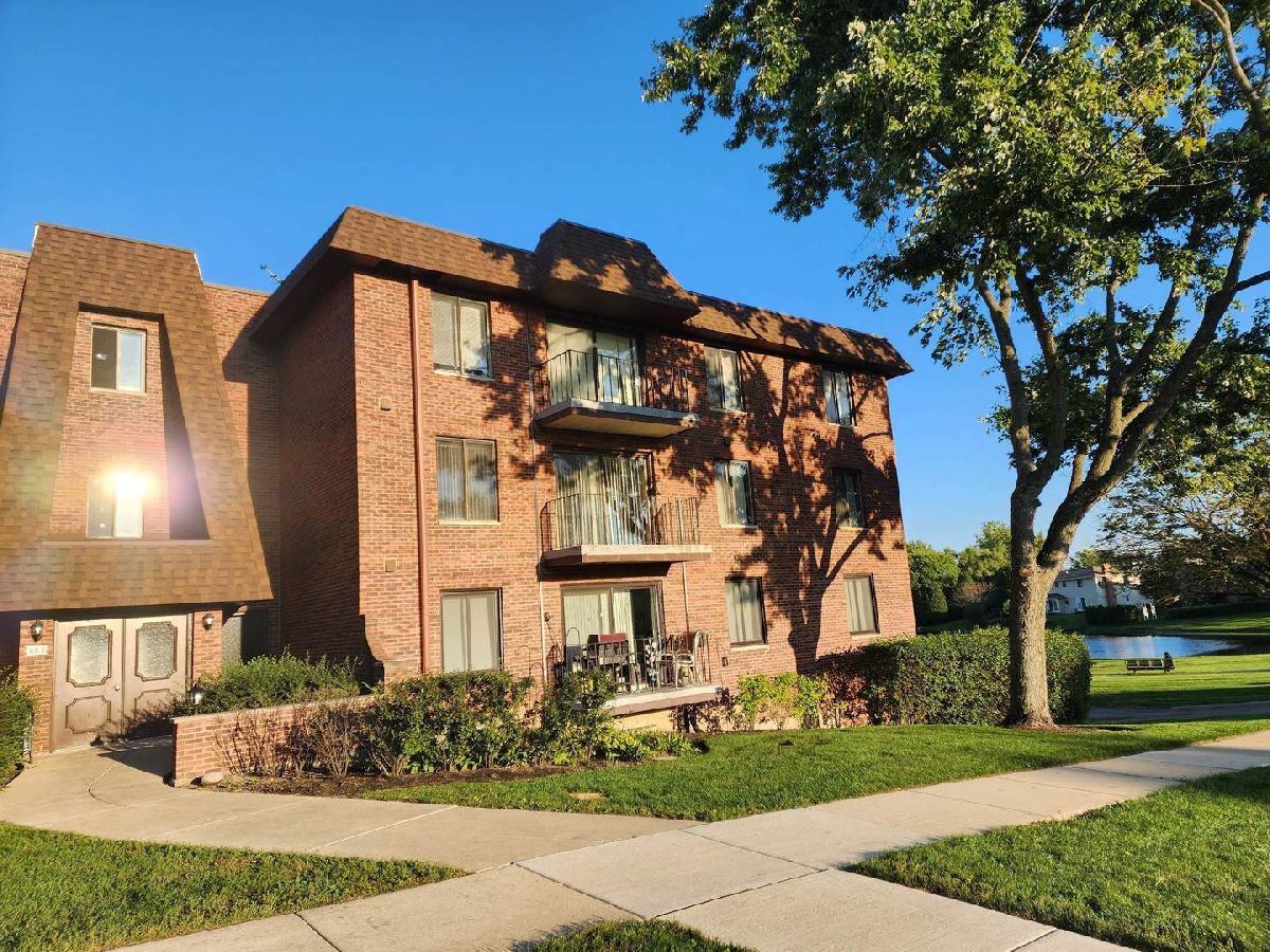 Townhomes & Condos & Homes Sold Knollwood Lake Zurich Illinois, 80 Pleasant