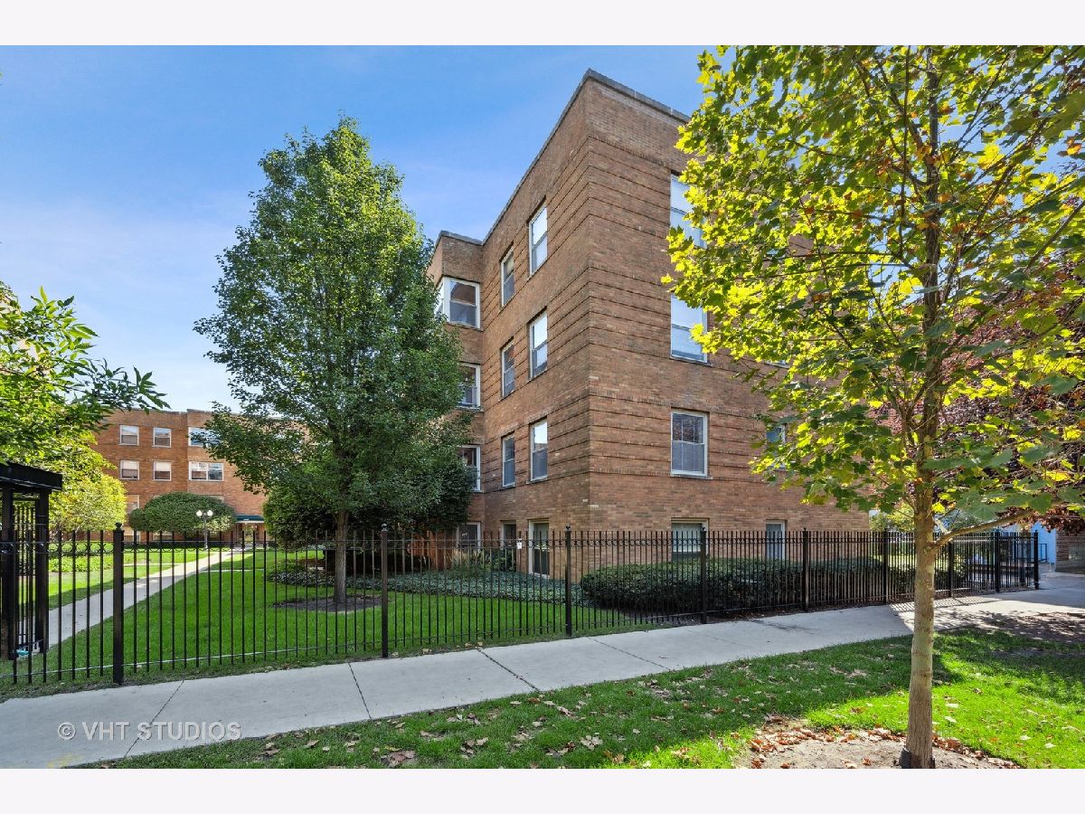 Condominiums Sold Wolcott Village Chicago Illinois, 4901 Wolcott