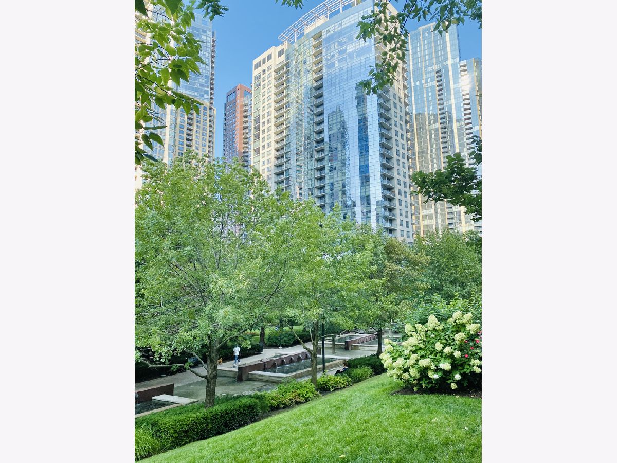 Condos & Townhomes Rented Lancaster Chicago Illinois, 201 Westshore