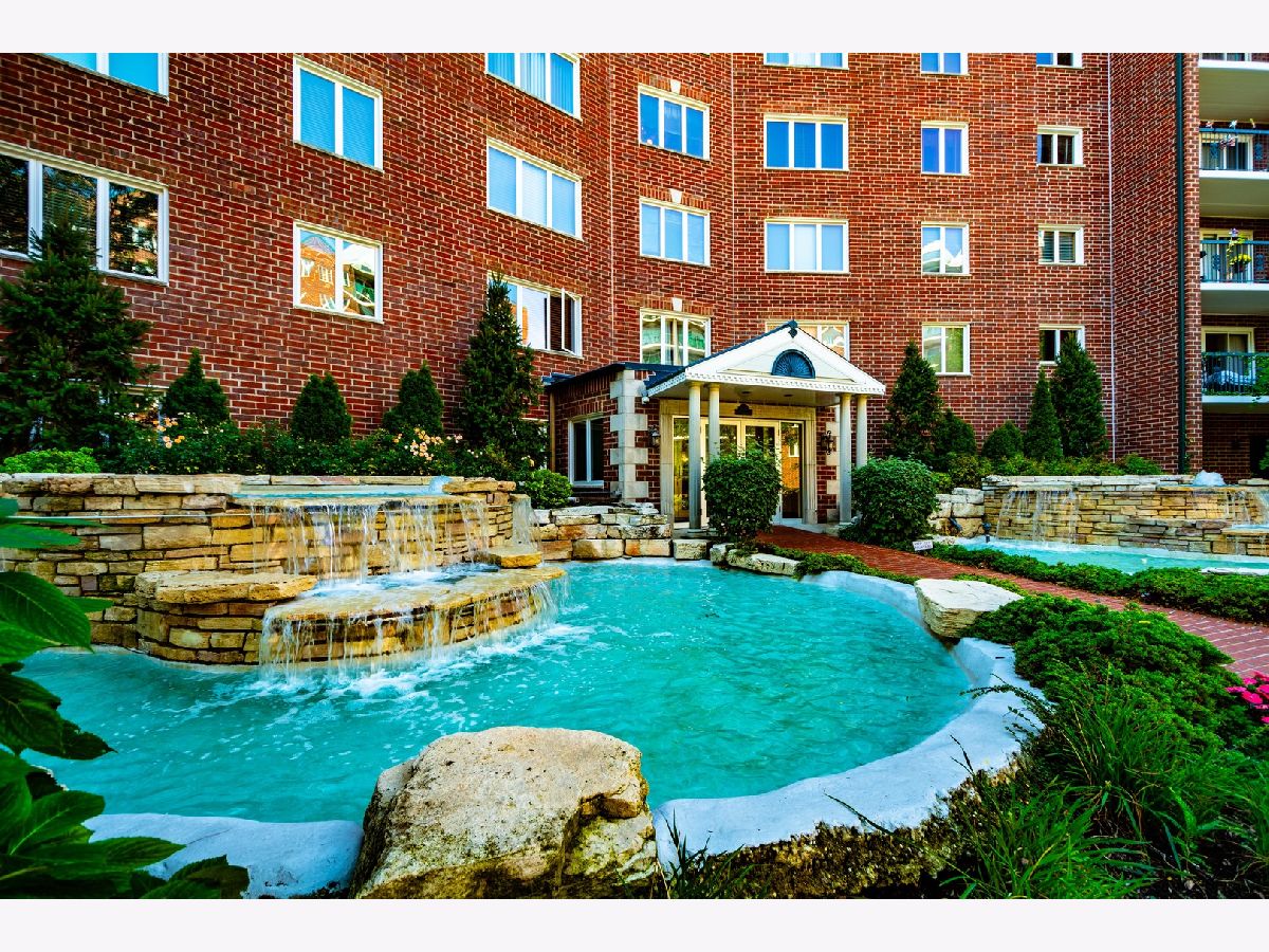 Condominiums & Homes Sold Cascades Of Norridge Norridge Illinois, 8560 Foster
